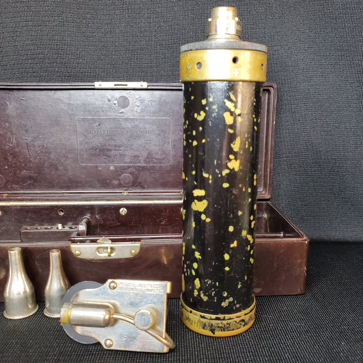 1930s Welch Allyn Otoscope Kit w/ Authentic Bakalite Case (as is)